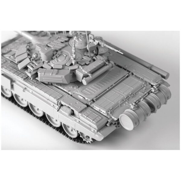 Модель для сборки ZVEZDA "Российский основной боевой танк Т-72БЗ", масштаб 1:72